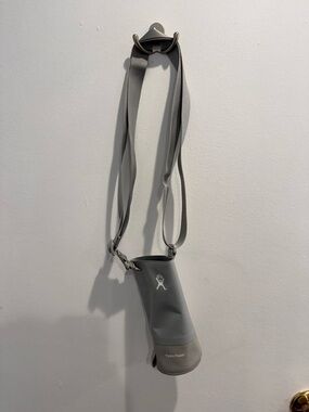 Hydro Flask Gray Bottle Sling Carrier